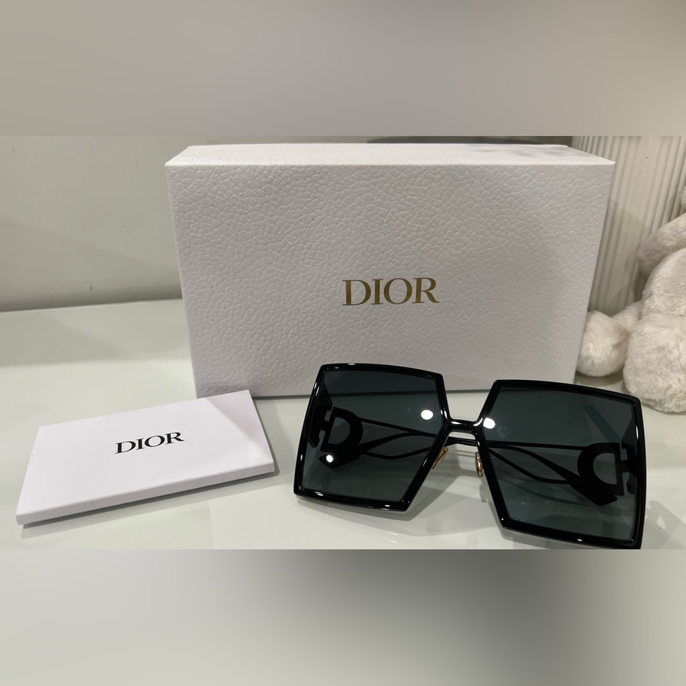 Black Dior 30Montaigne Sunglasses